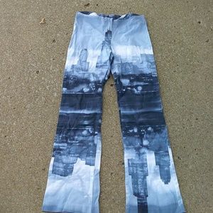 Junior pant size 9. Was New York on them